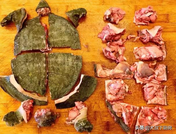 红烧甲鱼家常做法简单又好吃视频,家湘美食红烧甲鱼