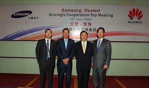 华为与三星选谁？外国网友：华为是英国最好的智能手机