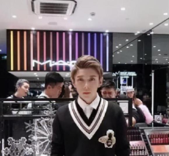 带货一哥李佳琦个人资料,带货一哥李佳琦简介