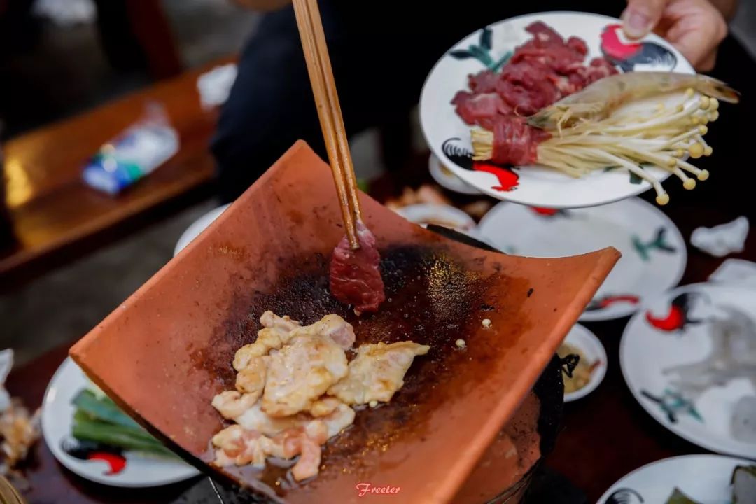 瓦片烤肉是哪里的,正宗瓦片烤肉