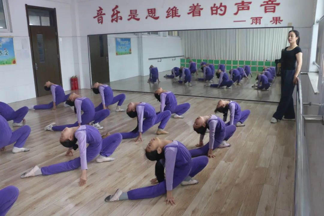 课后服务提质增效|莒县二小：“经典诵读+”，为“正雅”少年培根铸魂