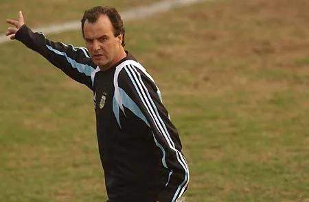 贝尔萨防守思路,贝尔萨战术解析