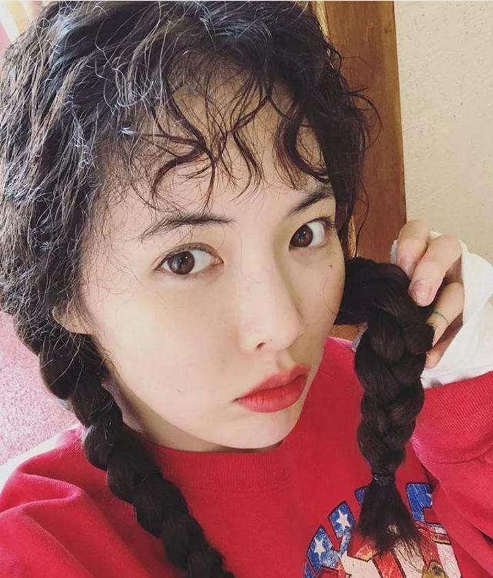 李小璐嘻哈麻花辫,李小璐泫雅风