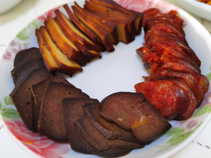 正宗四川的家常年夜饭做法,四川过春节年夜饭一般做几个菜