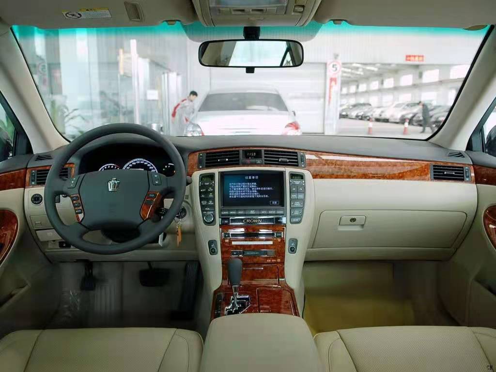 情怀皇冠12代,2005年丰田12代皇冠3.0