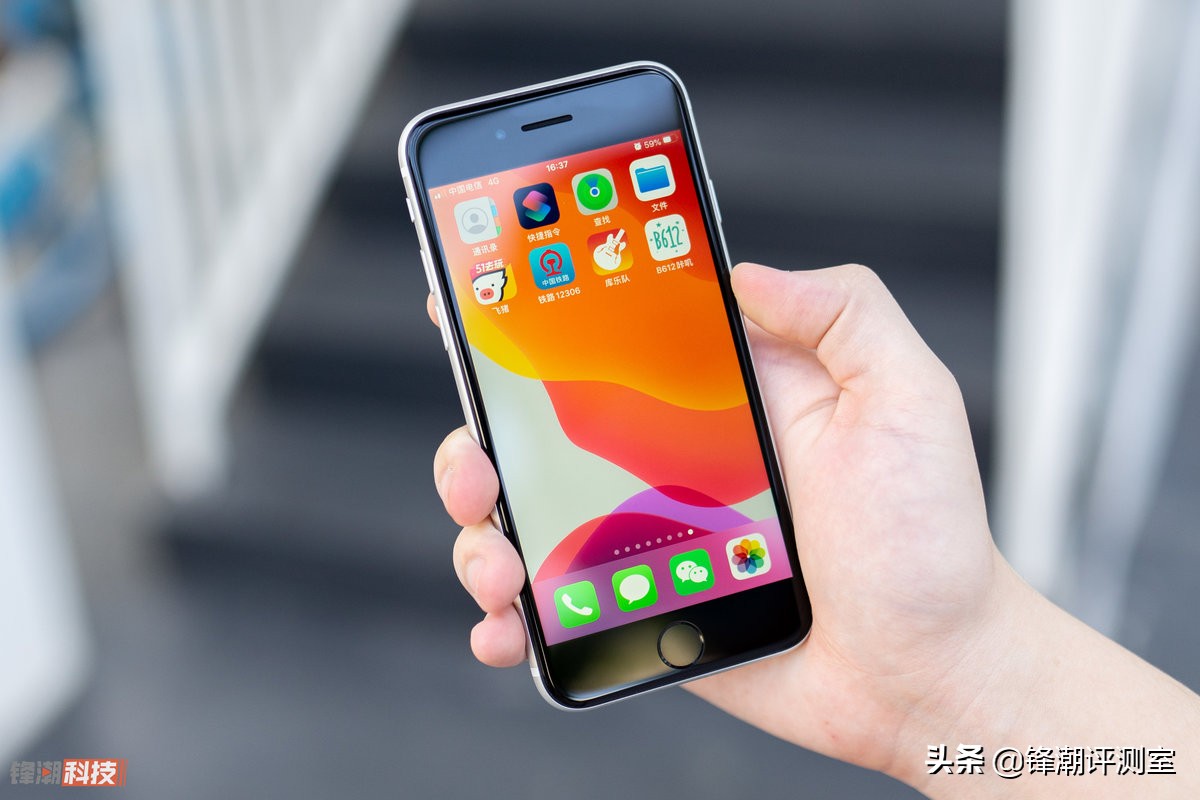 iphonese深度评测淘宝,iphonese真正的测评真的值得买吗