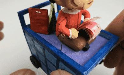 无聊能有多大生产力？他在家造了个电影院