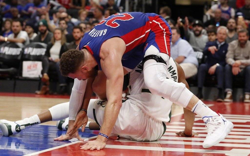 格里芬走路怎么一瘸一拐,格里芬拖着病腿