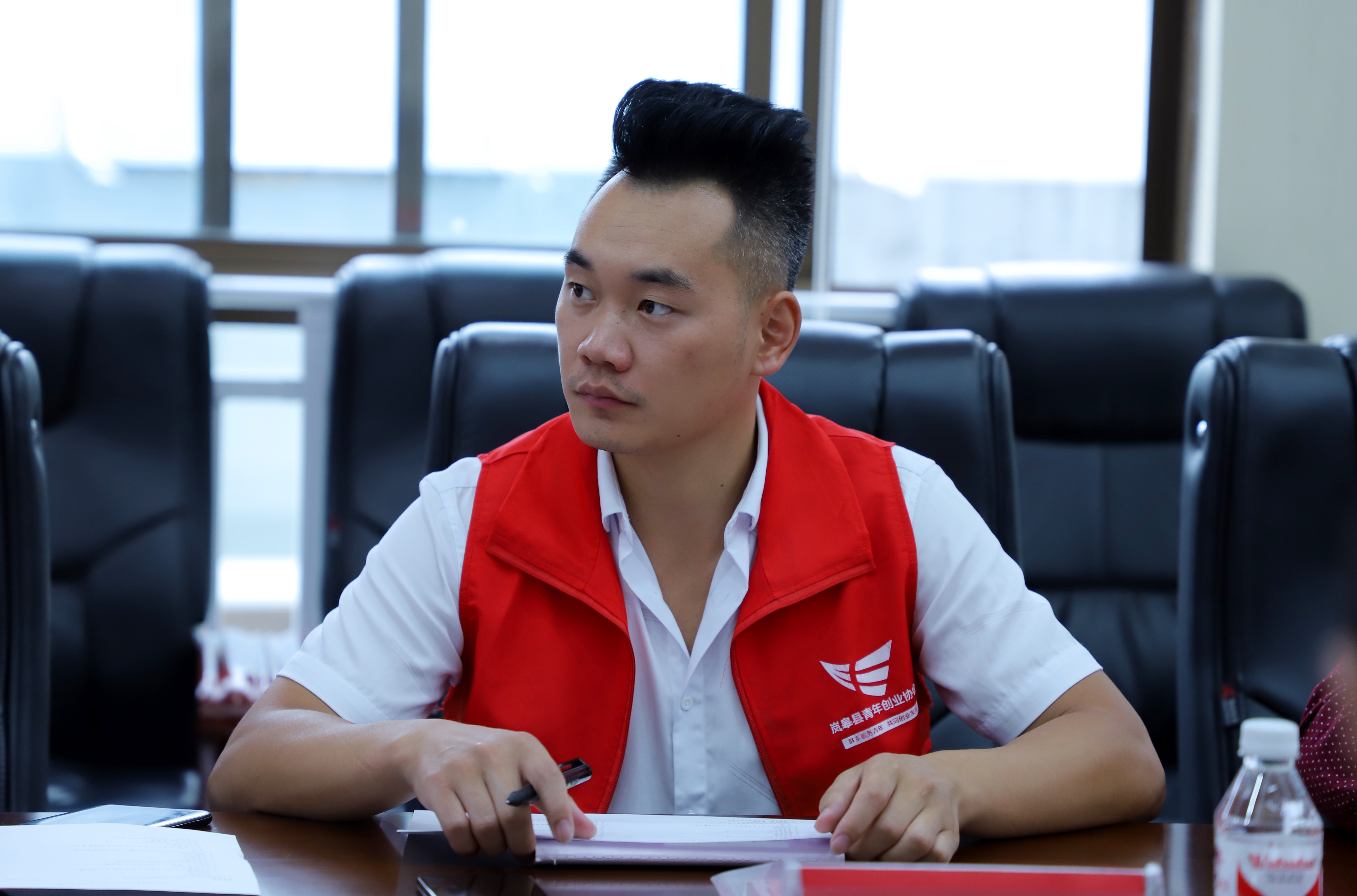 农村小伙的服装设计,农村小伙的将军梦