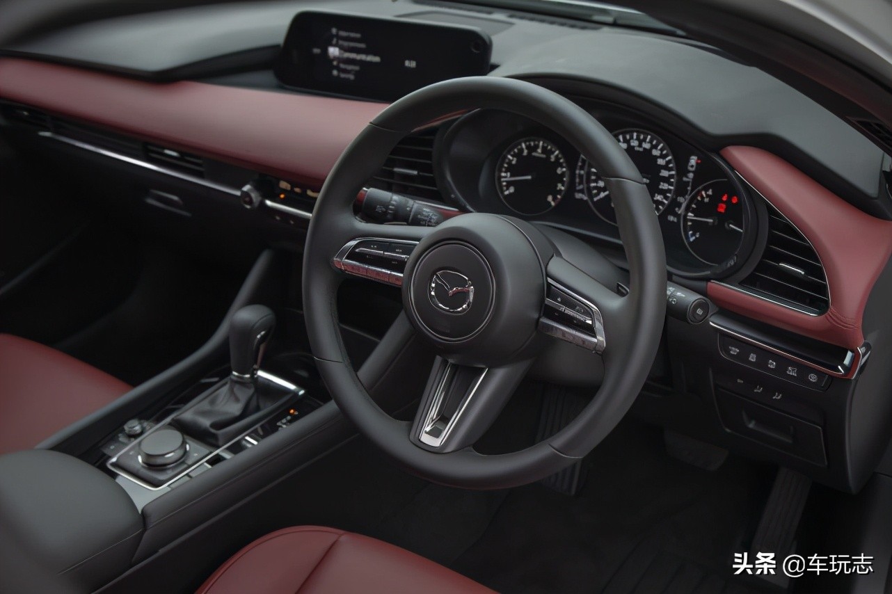 马自达mazda32015款,12年长安马自达mazda3发布