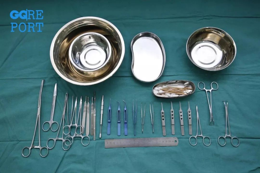 女人怕丑，男人怕秃，死了宠物，坏了玩偶，婴孩得照顾，产后得修复......上海滩的这些烦恼，如何去渡？