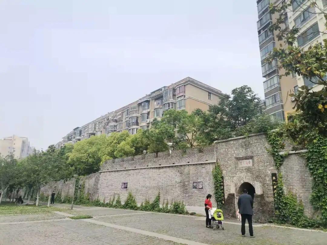 南阳月薪5000买什么样的房子,南阳的有钱人都住在哪