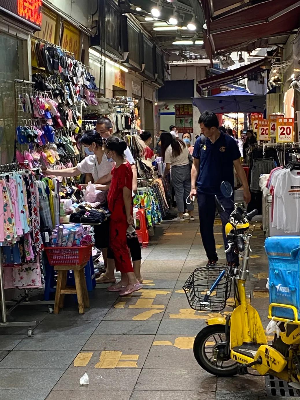 深圳地摊经济越来越火了,深圳摆地摊最合适的地方在哪