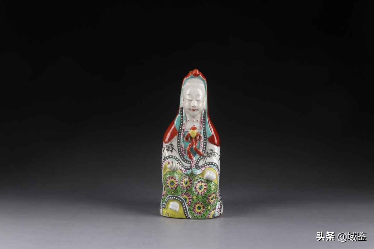 长沙古玩城古瓷拍卖现场,域鉴拍卖雅韵天成精美明清瓷专场