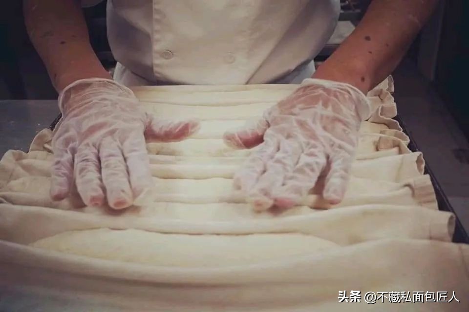 烤箱边上无岁月，六十五岁面包师的一年