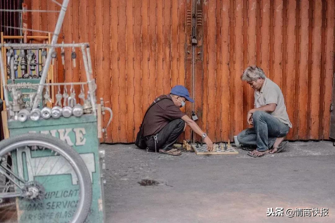 成熟的人永远不发朋友圈,高情商的人该怎么发微信