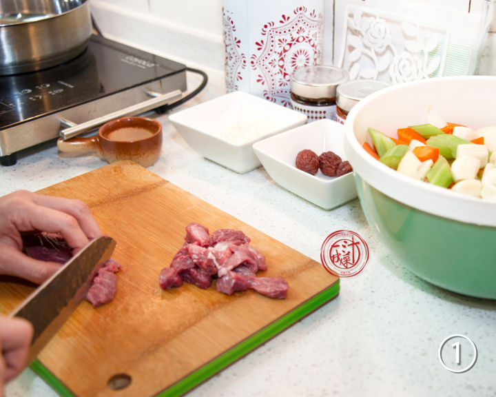 三汁焖锅做法不用鸡翅,焖锅的家常做法三汁焖锅不放鸡翅