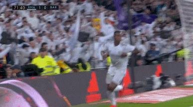 C罗现身包厢观战国家德比，为维尼修斯进球鼓掌