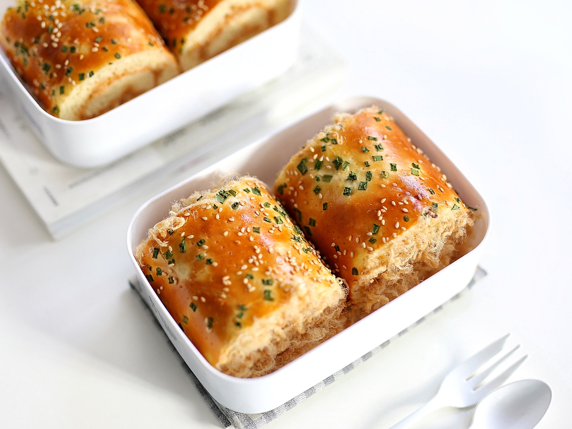 肉松蛋糕卷怎么烤不开裂,柔软不开裂香葱肉松蛋糕卷