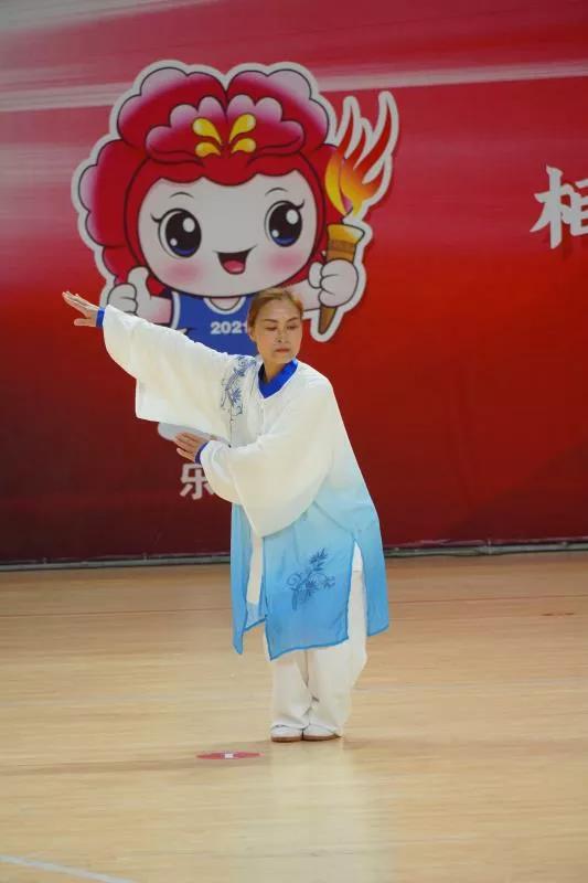 第十四届健身气功比赛视频,全民健身运动会健身气功比赛