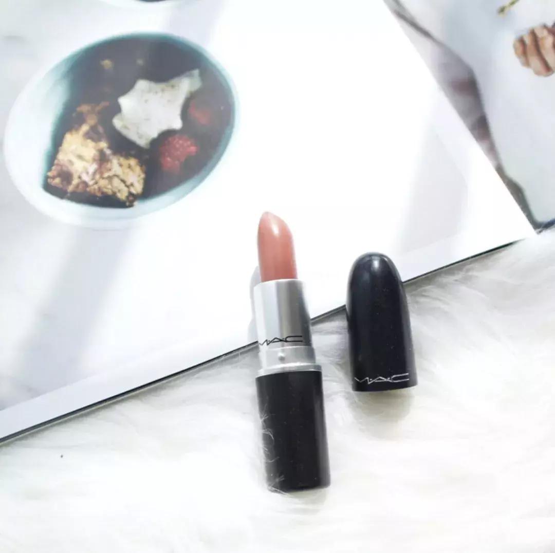 悄咪咪告诉大家，其实MAC是可以免费领口红的