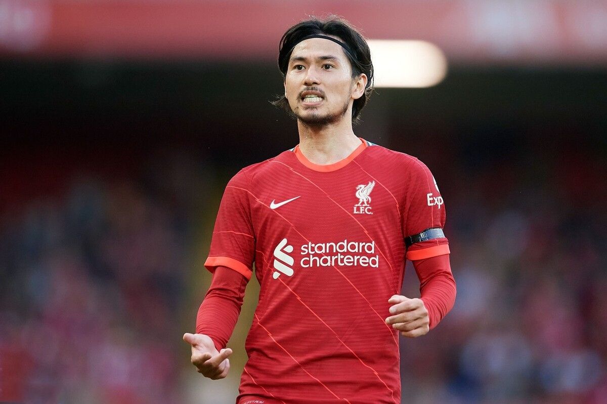 国足0-2输给日本李铁接受采访,李铁谈国足负日本剩余八场全胜队