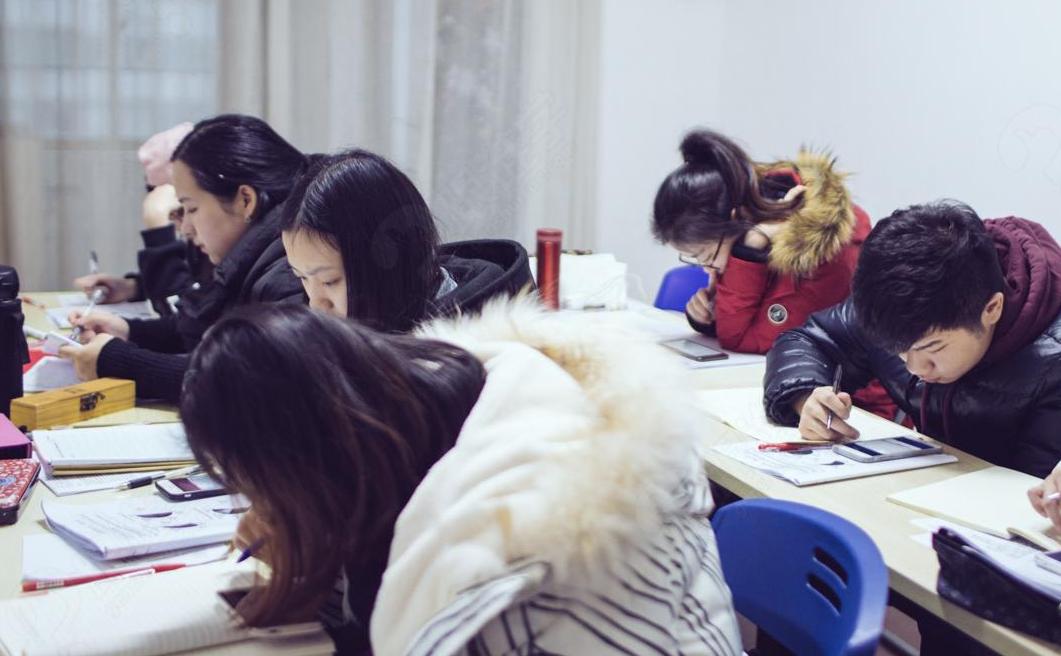 明星扎堆的伯克利是不是野鸡大学,明星扎堆的伯克利是美国大专吗