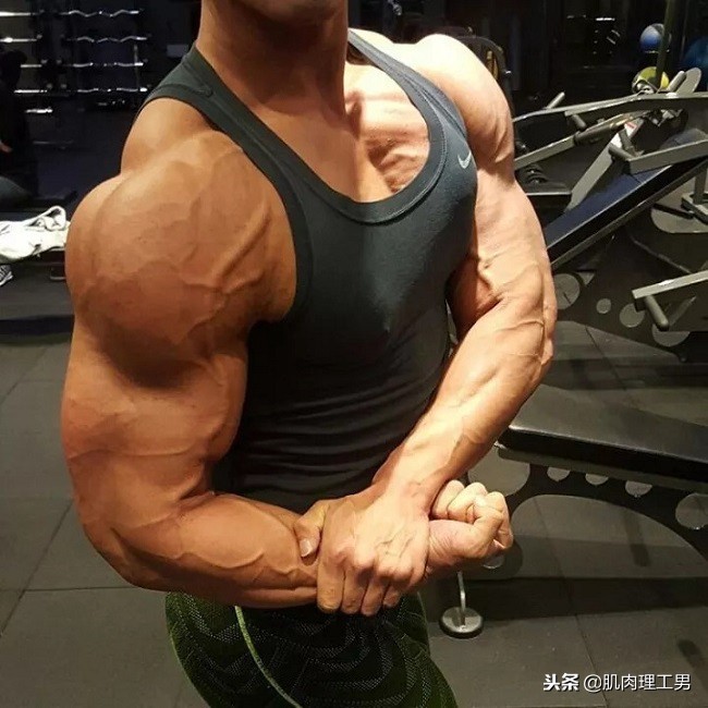 健身充血是什么意思啊,健身肌肉充血很硬能继续练吗