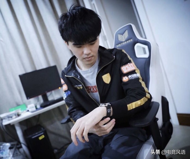 fpx冠军手表,fpxlv背包