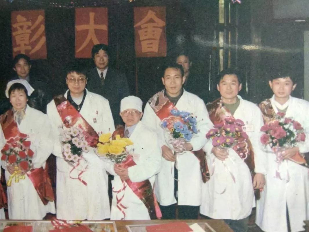 医德双馨的“康复医师”，转业军人张跃山为啥这么“牛”