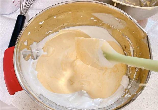 电饭锅蛋糕不用打蛋器没有玉米油,电饭锅做蛋糕正确方法没有打蛋器