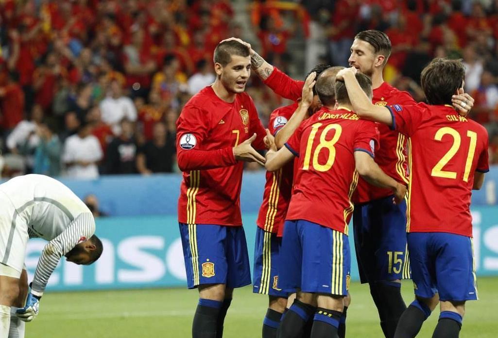 欧洲杯进攻式足球,2020欧洲杯结束以后足球还有什么