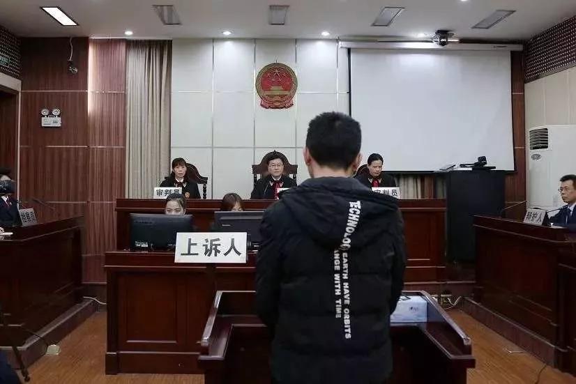 男子有偿抢票被判刑,抢火车票法院判决