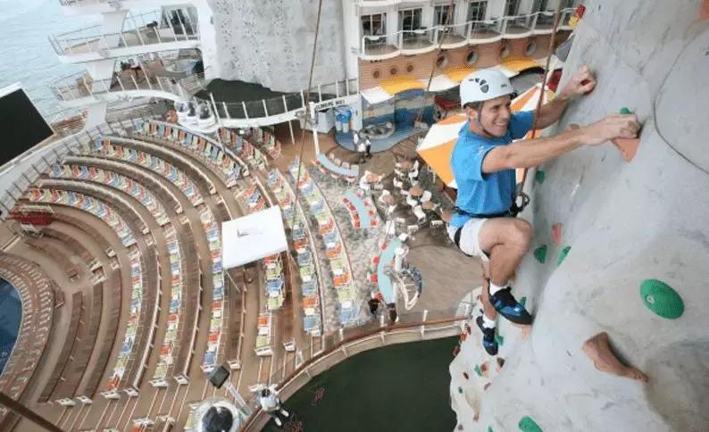 世界最大的豪华邮轮伙食,世界上最大游轮美食