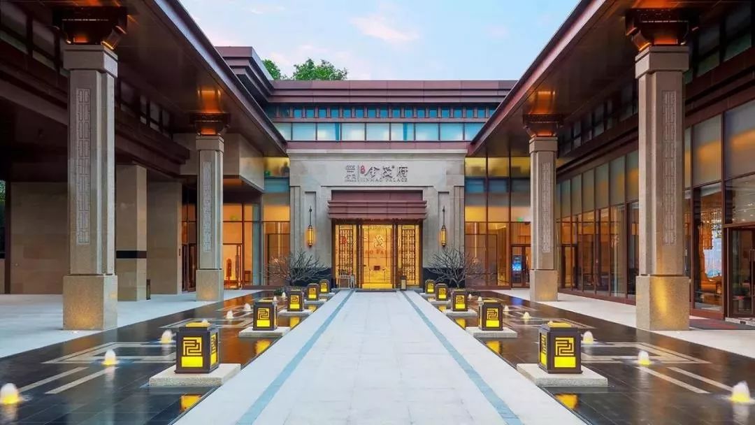 别再见女的就喊美女,见房子就称豪宅,盘一盘上海真正豪宅产品系