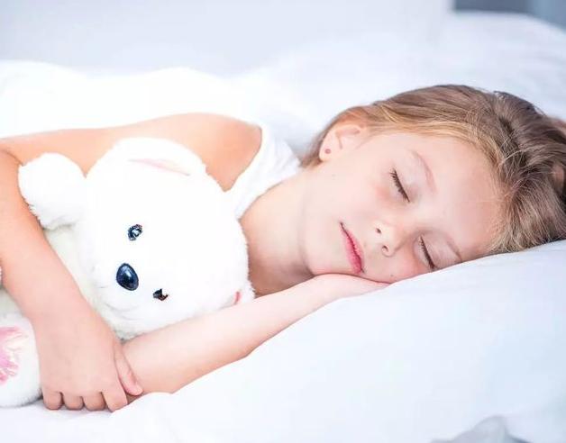 宝宝哄睡困难还要不要继续哄,睡渣宝宝多大可以不用哄睡