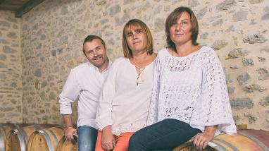 葡萄美酒夜光杯喝了一杯又一杯,葡萄美酒夜光杯醉卧沙场君莫笑