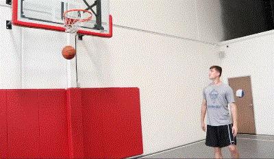 背身停球射门,背身十字进攻