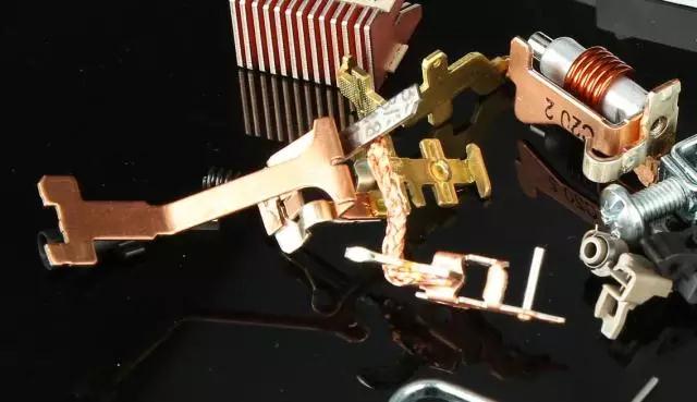 abb万能断路器2000a的拆解价值,abb塑壳断路器拆解可调整连杆