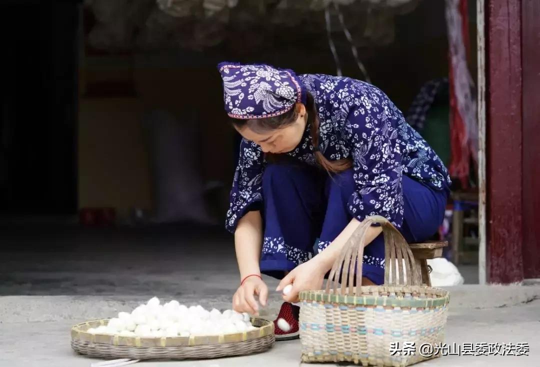 长期盖蚕丝被有什么危害 (长期盖蚕丝被被曝光)