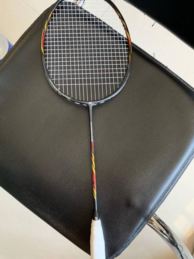 介绍羽毛球拍尤尼克斯,女生入门尤尼羽毛球拍