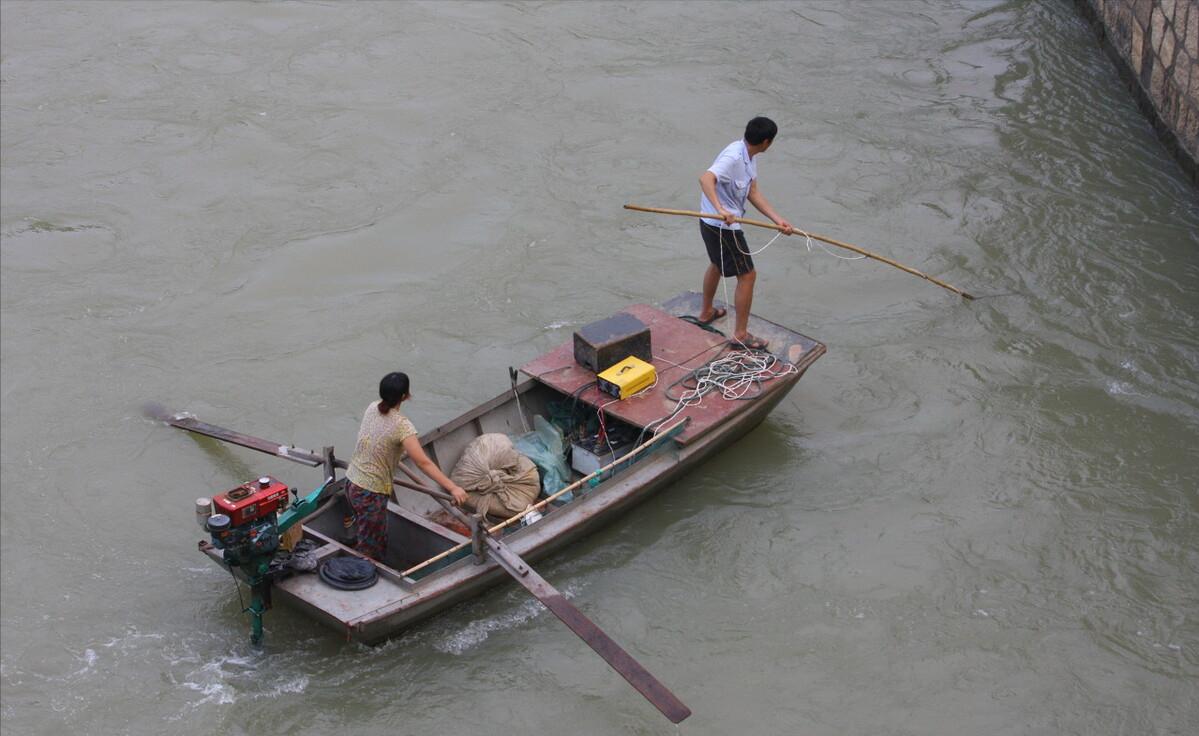 梅山水库被承包合法吗,水库偷鱼网