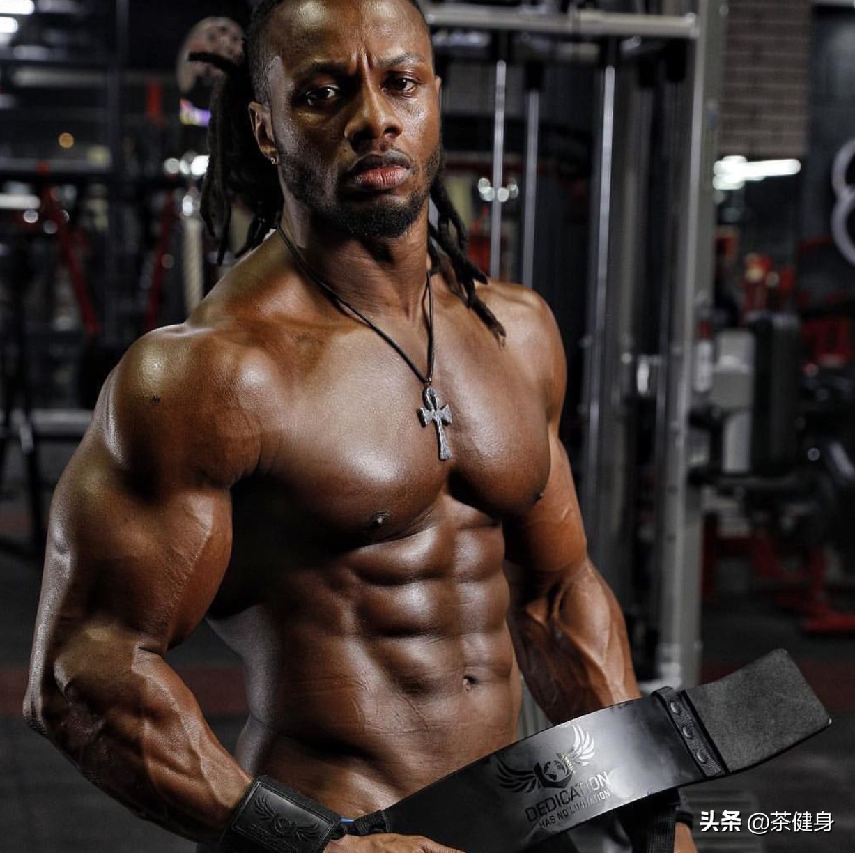 想快速练肌肉喝什么,想快速把肌肉练大需要注意什么