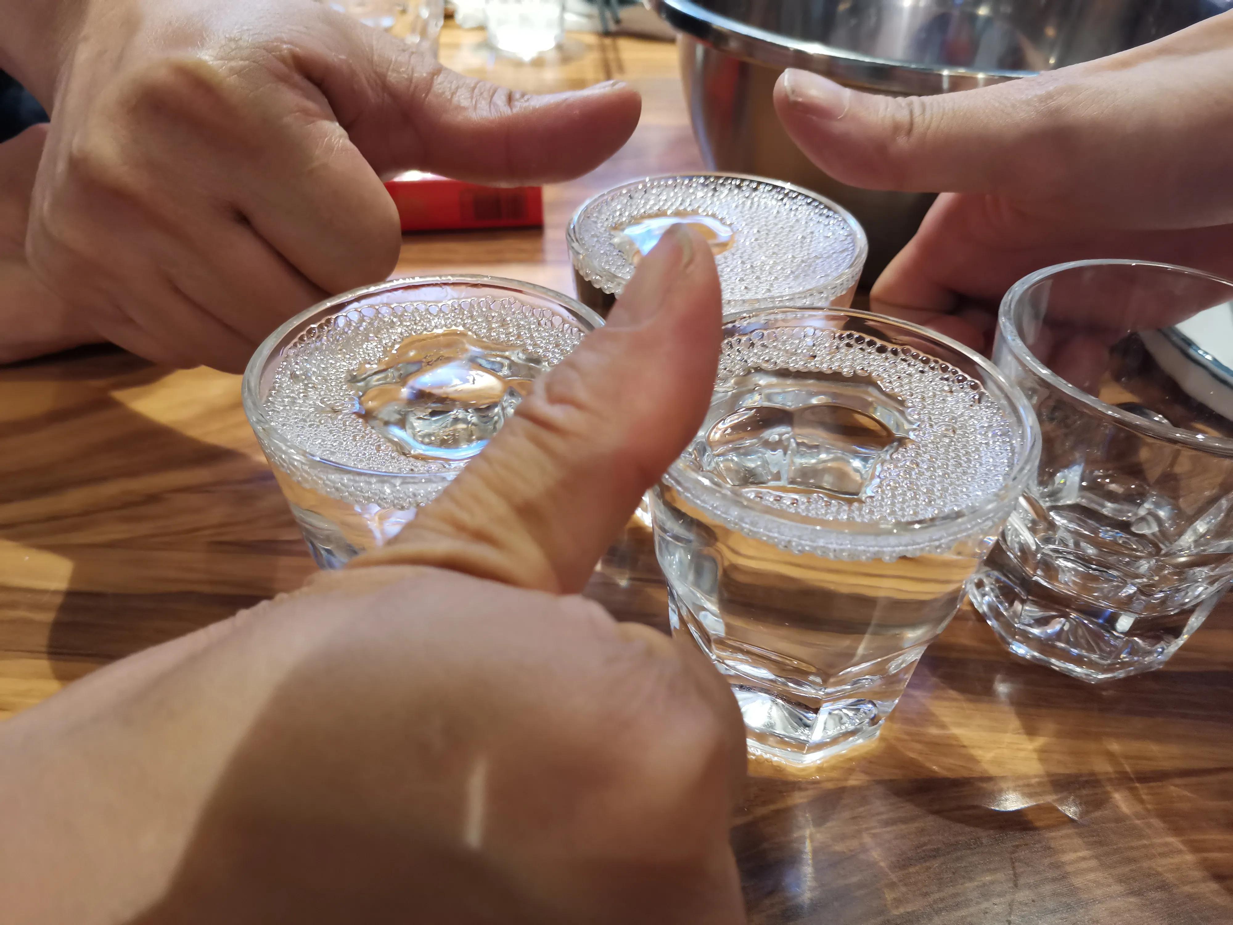 酱酒酸味怎么回事,酱酒的气味用什么语言形容