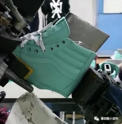 vansoldskool容易开胶嘛,vans为什么越脏越好看