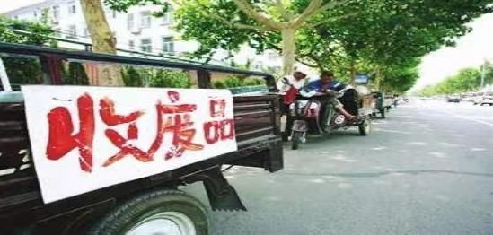 喜欢利用别人博同情,同情别人就是对自己最大的伤害