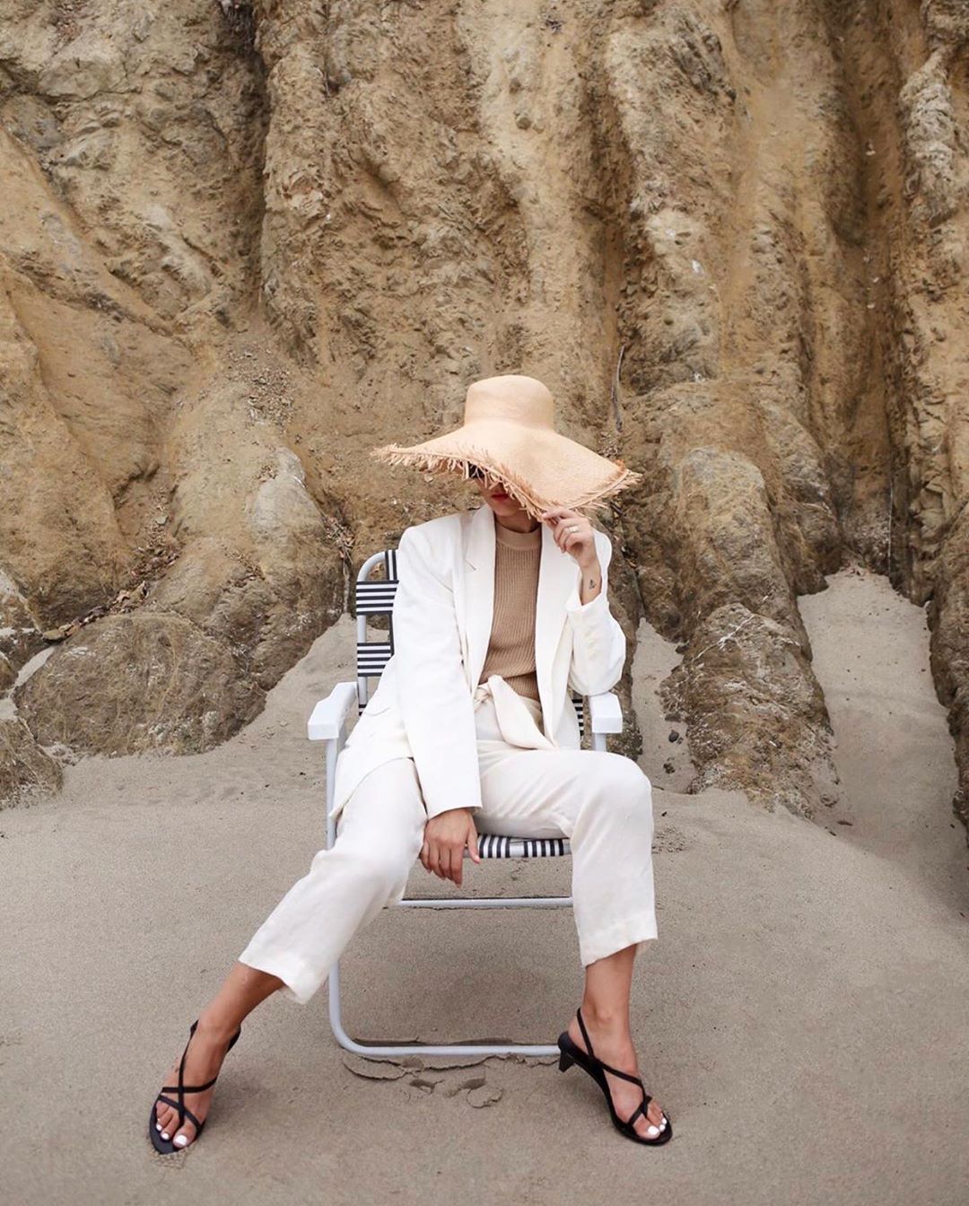 一眼掳获目光的流畅线条：北欧小众手袋及鞋履品牌ATPAtelier