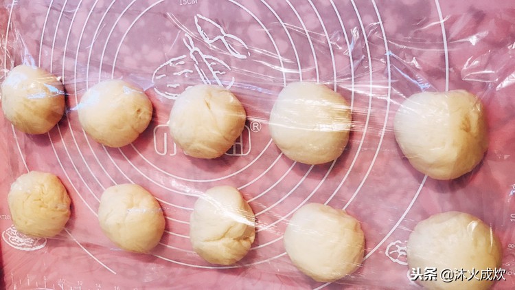 做面包发酵后的面团太湿了怎么办,做面包面团发过了有什么办法