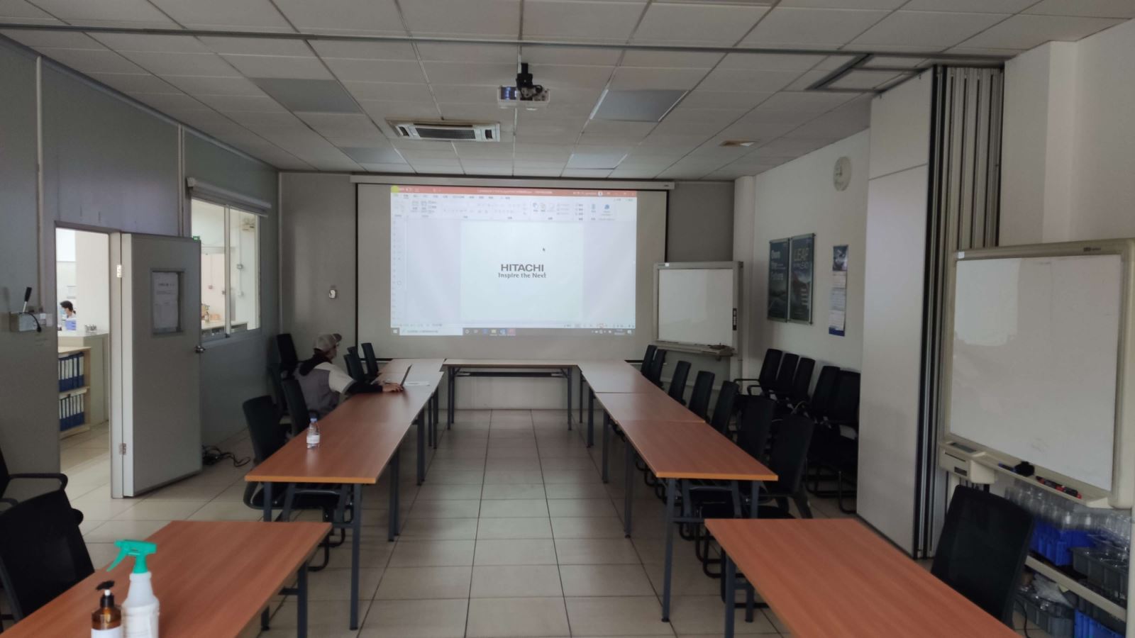 thinkpad如何连接投影,thinkpad通过哪个口连接投影仪