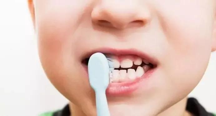 小孩有虫牙该怎么处理才好,宝宝长虫牙怎么办